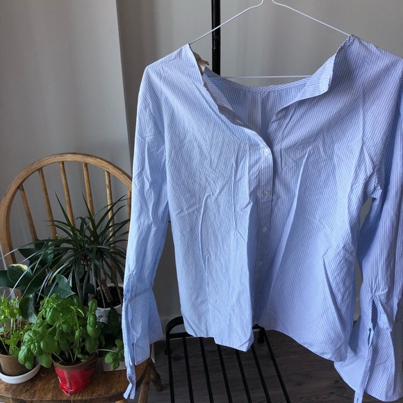 Elegant shirt with flared sleeves - Picture 3 of 3